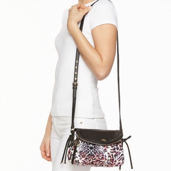 Juicy Couture Handbags - Juicy Couture Crossbody Bag in EUC